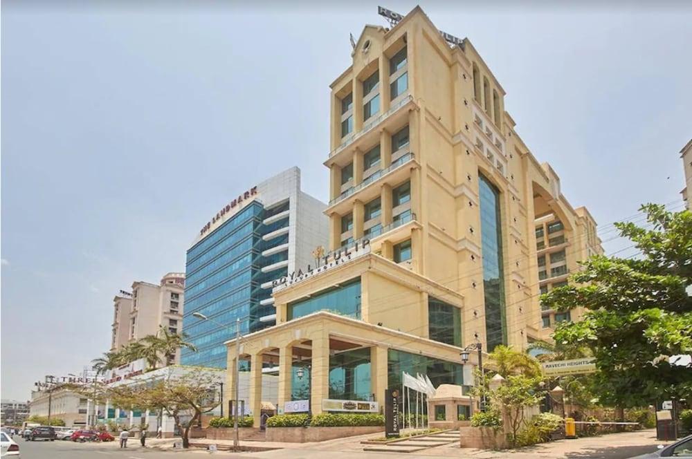 Royal Tulip Navi Mumbai Hotel Bagian luar foto