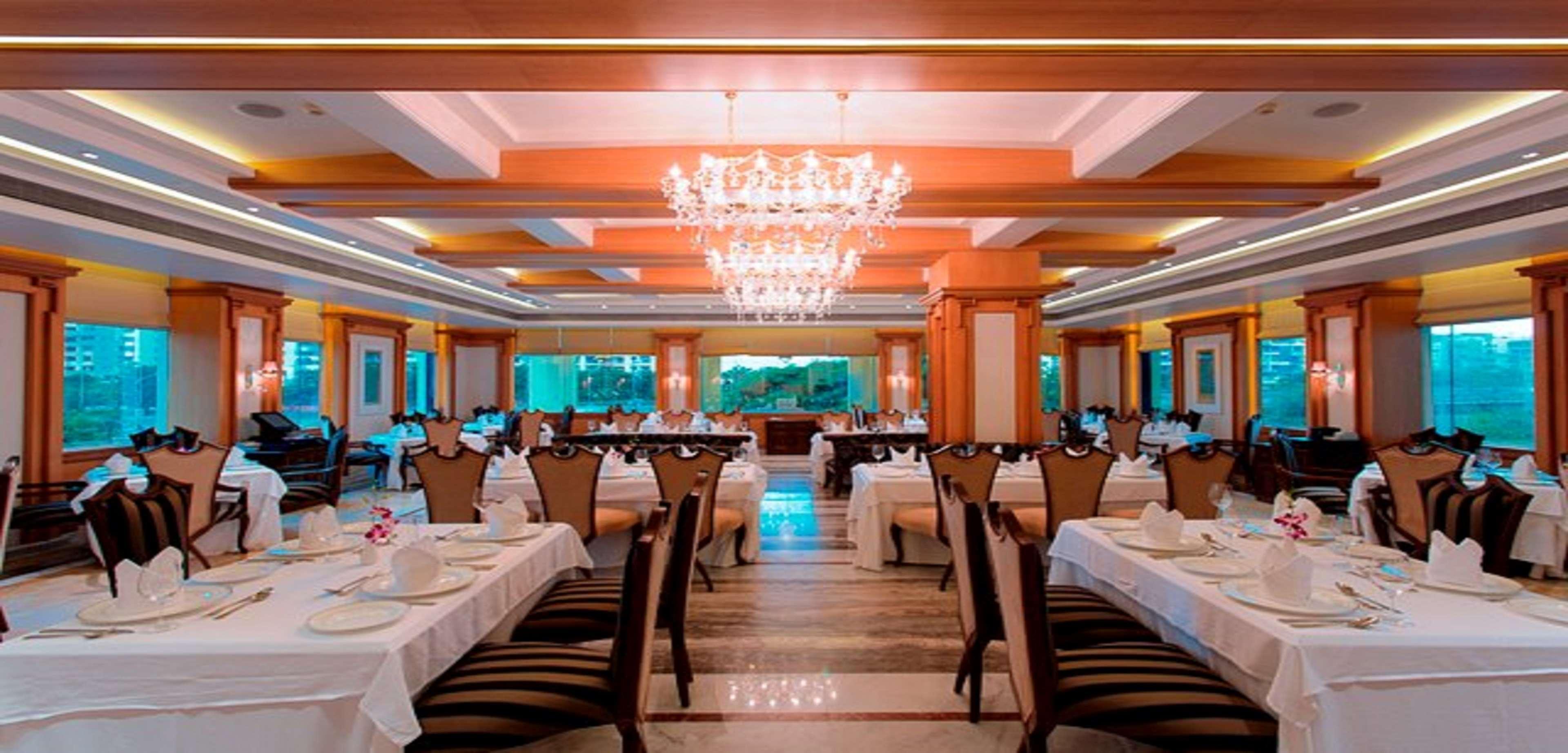 Royal Tulip Navi Mumbai Hotel Bagian luar foto