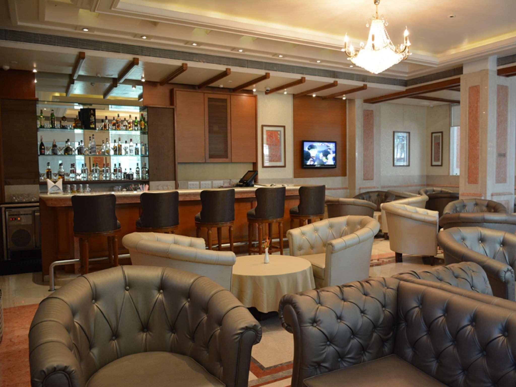 Royal Tulip Navi Mumbai Hotel Bagian luar foto