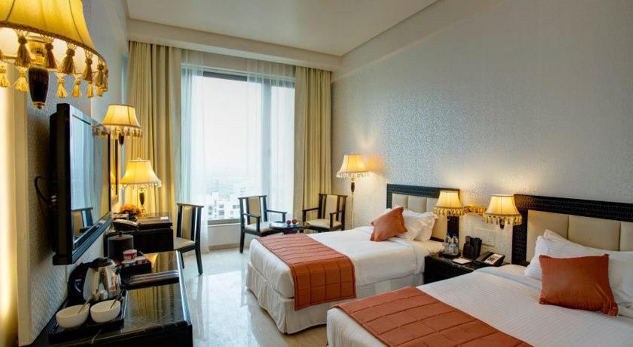 Royal Tulip Navi Mumbai Hotel Bagian luar foto