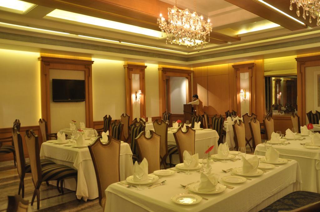 Royal Tulip Navi Mumbai Hotel Bagian luar foto
