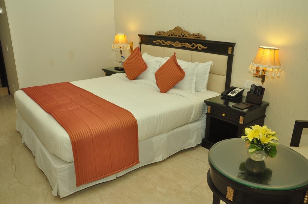 Royal Tulip Navi Mumbai Hotel Bagian luar foto