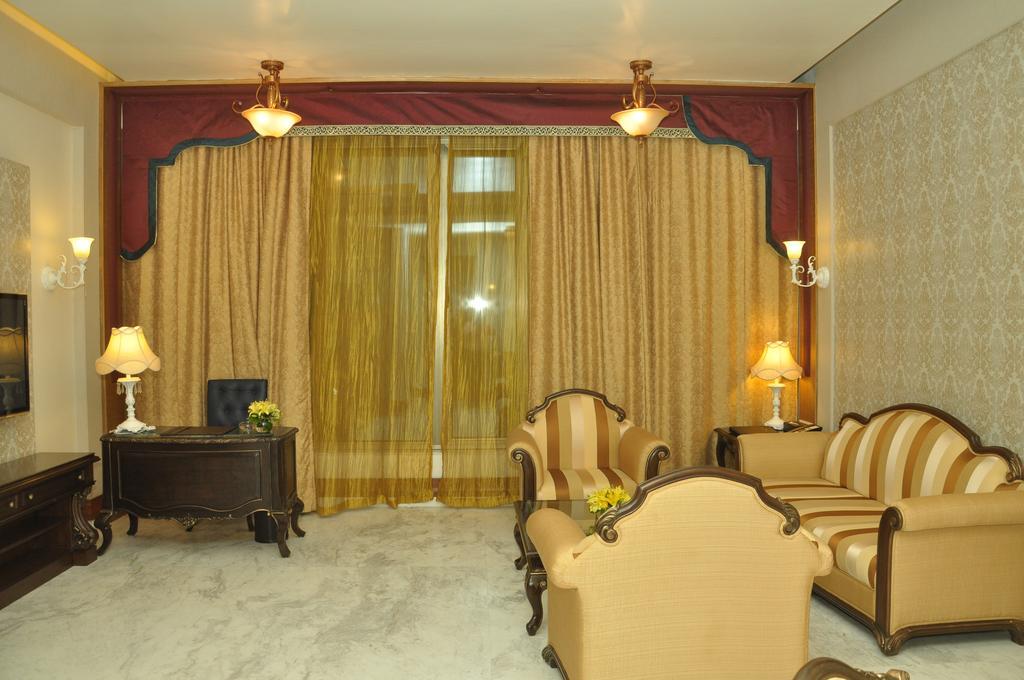 Royal Tulip Navi Mumbai Hotel Bagian luar foto