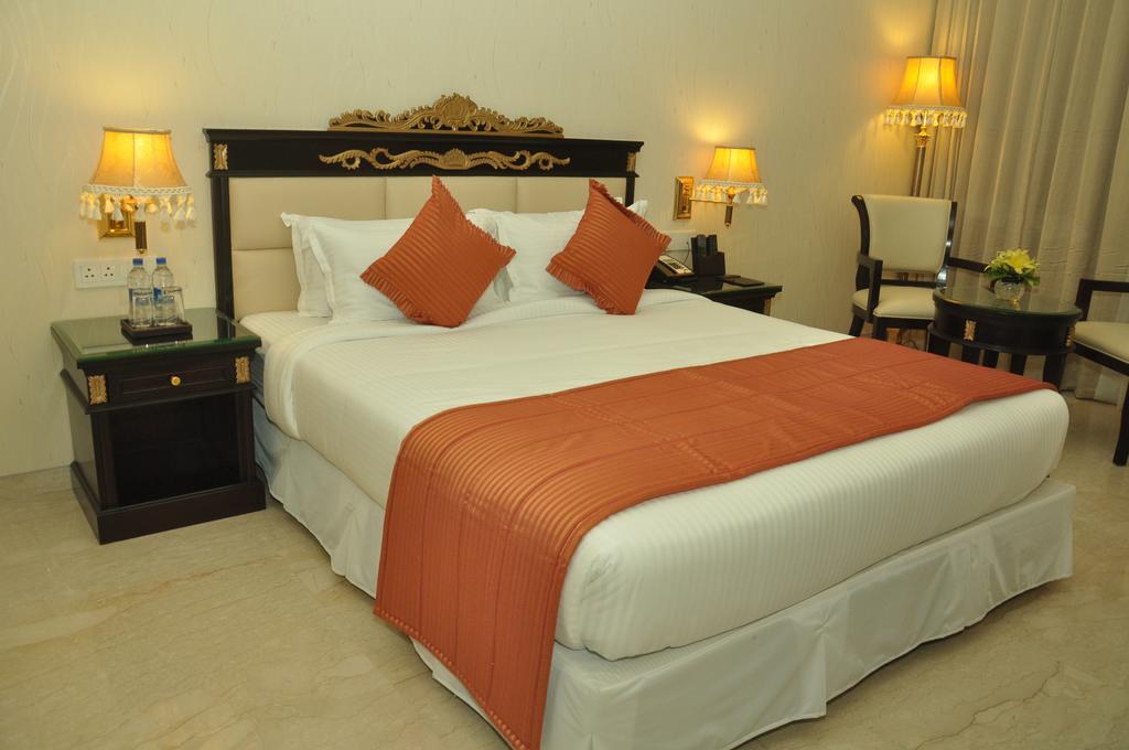 Royal Tulip Navi Mumbai Hotel Bagian luar foto