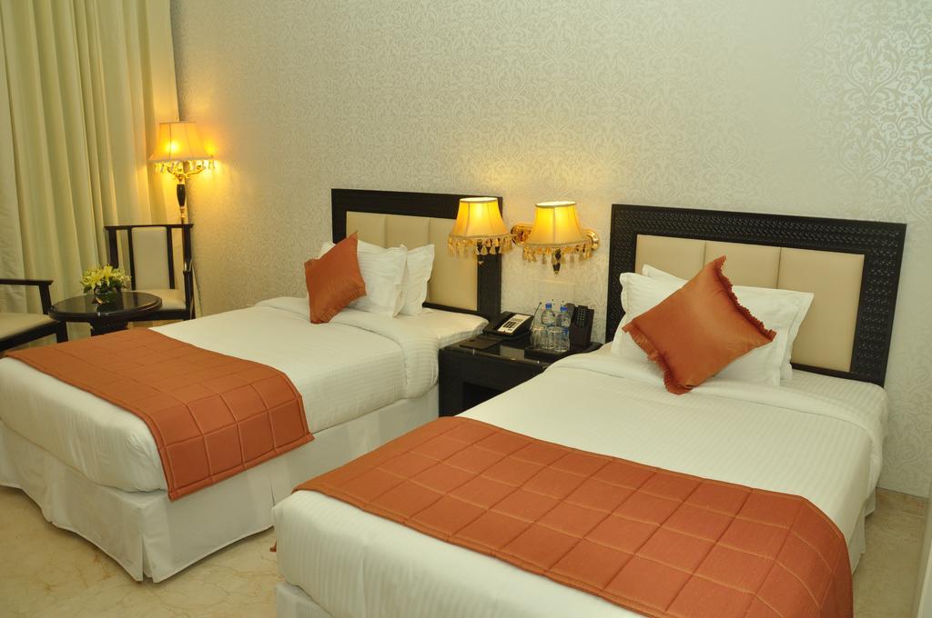 Royal Tulip Navi Mumbai Hotel Bagian luar foto