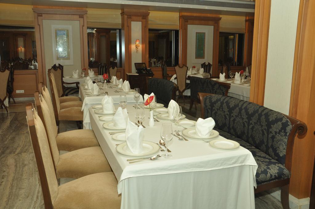 Royal Tulip Navi Mumbai Hotel Bagian luar foto