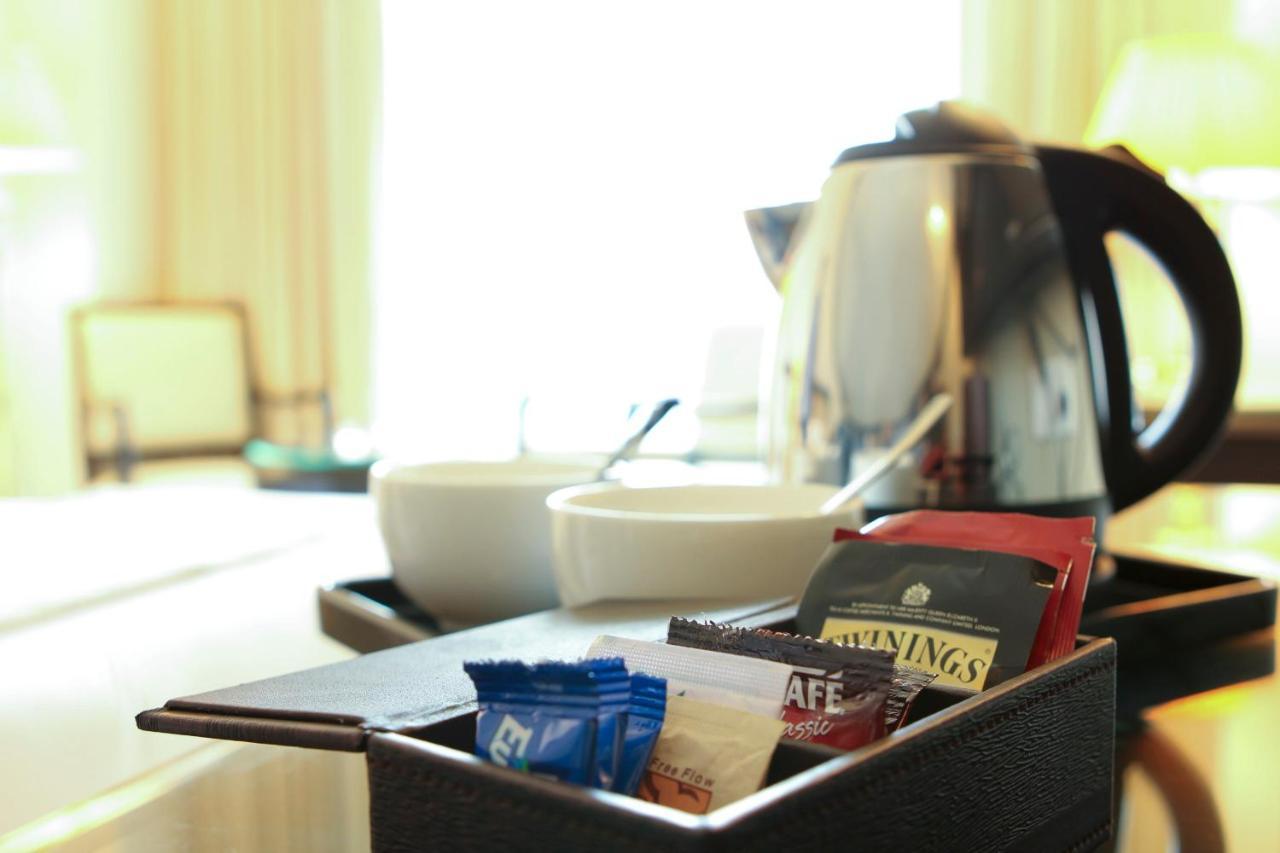 Royal Tulip Navi Mumbai Hotel Bagian luar foto