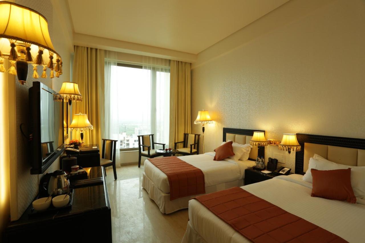 Royal Tulip Navi Mumbai Hotel Bagian luar foto